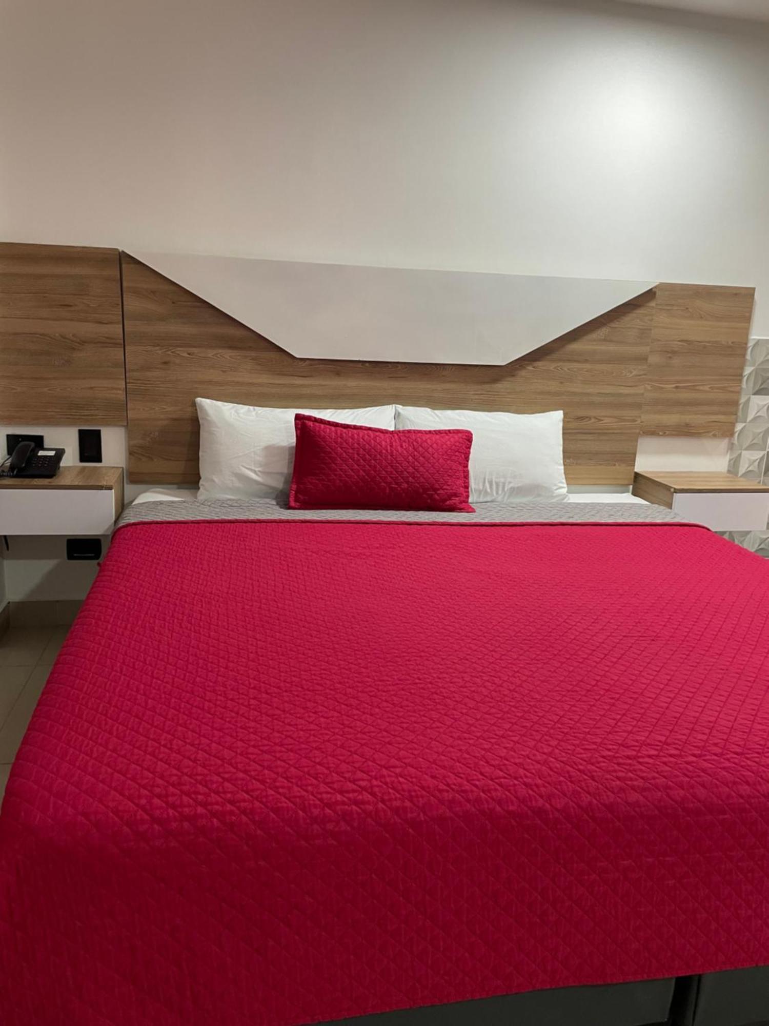 Hotel Ofix Medellín Zewnętrze zdjęcie